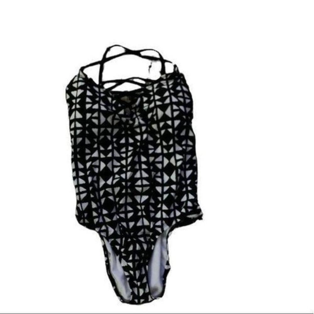 WOMEN XL NEW WITH TAGS Black and white one piece swimsuit TIME AND TRU